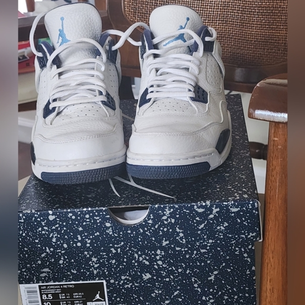 AIR JORDAN 4 RETRO LS WHITE NAVY COLUMBIA Sz. 8.5 WITH BOX